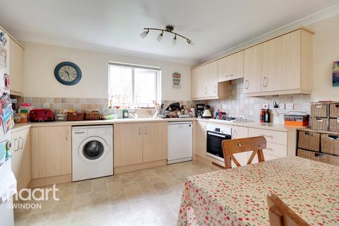 2 Apollo Close, Oakhurst, Swindon, SN25 2JB