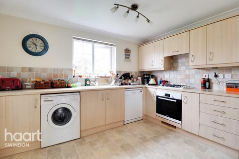 2 Apollo Close, Oakhurst, Swindon, SN25 2JB