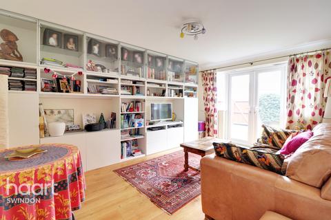 2 Apollo Close, Oakhurst, Swindon, SN25 2JB