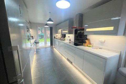 2 Augustus Close, Syston, Leicester, LE7 1ZE