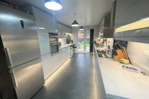 2 Augustus Close, Syston, Leicester, LE7 1ZE