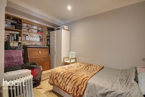 37 Cardens Road, Cliffe Woods, Rochester, ME3 8TU