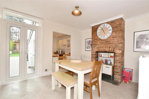56 Albany Road, Crawley, RH11 7BZ