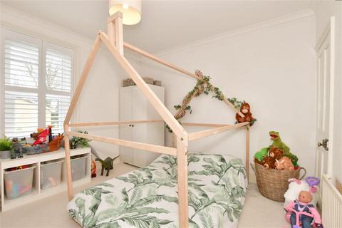 56 Albany Road, Crawley, RH11 7BZ