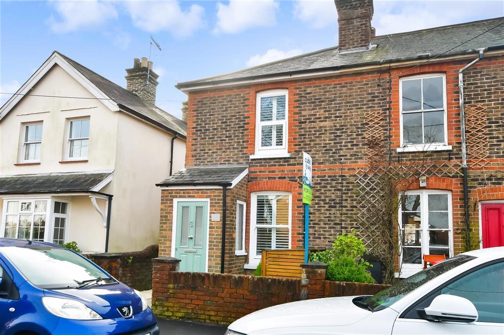 Albany Road, Crawley, West Sussex 2 bed end of terrace house £325,000