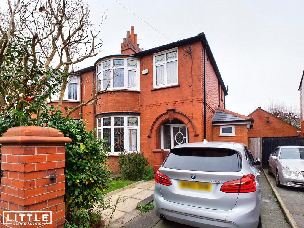 East Close, Eccleston Park, L34 3 bed semidetached house £285,000