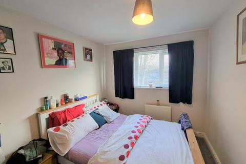 35 Bishopdale, Bracknell, RG12 7RY