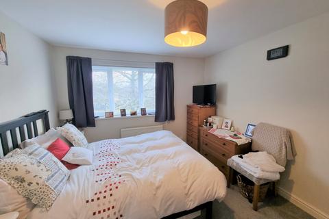 35 Bishopdale, Bracknell, RG12 7RY
