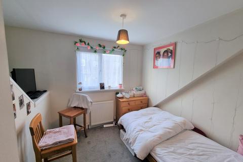 35 Bishopdale, Bracknell, RG12 7RY