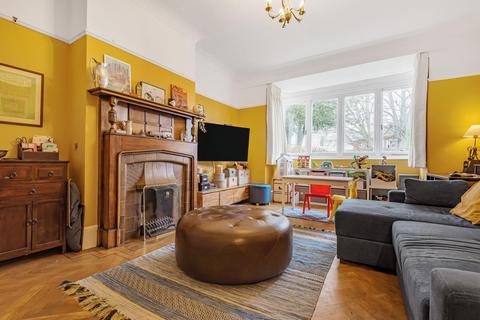 12 Vanbrugh Fields, London, SE3 7TZ