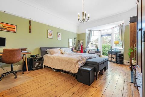 12 Vanbrugh Fields, London, SE3 7TZ