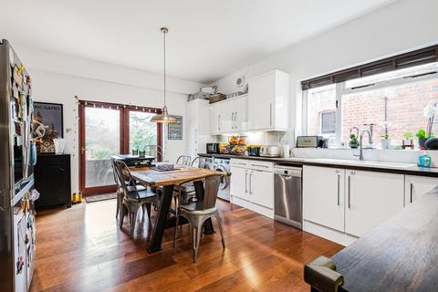12 Vanbrugh Fields, London, SE3 7TZ