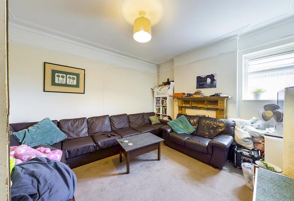 Thornbury Avenue, Southampton 1 bed in a house share £400 pcm (£92 pw)
