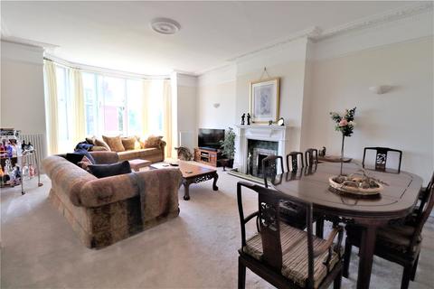 2 bedroom apartment for sale - Blackwater Road, Meads, Eastbourne, BN20
