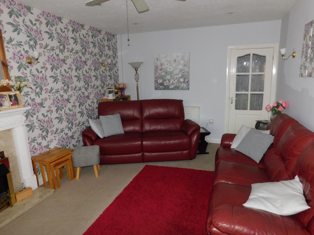 Frost Lane, Hythe SO45 3 bed detached bungalow £369,000