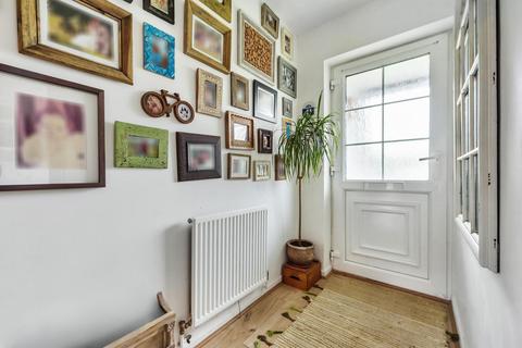 48 Bennett Close, Cobham, KT11 1AJ