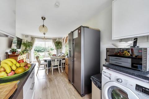 48 Bennett Close, Cobham, KT11 1AJ