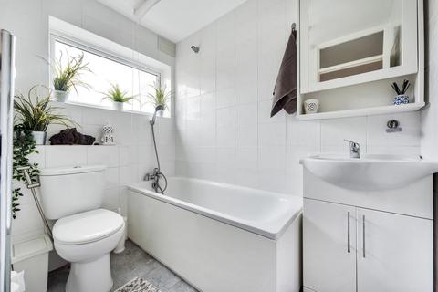 48 Bennett Close, Cobham, KT11 1AJ