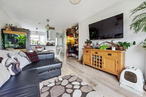 48 Bennett Close, Cobham, KT11 1AJ