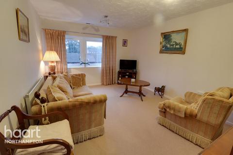 42 Eden Close, Northampton, NN3 6NS