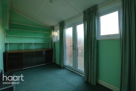 31 School Road, Dagenham, RM10 9QB