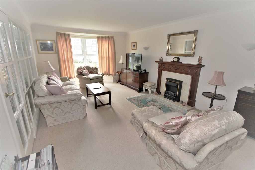 Chantry Close, Highcliffe, Christchurch, BH23 5NQ 4 bed terraced house ...