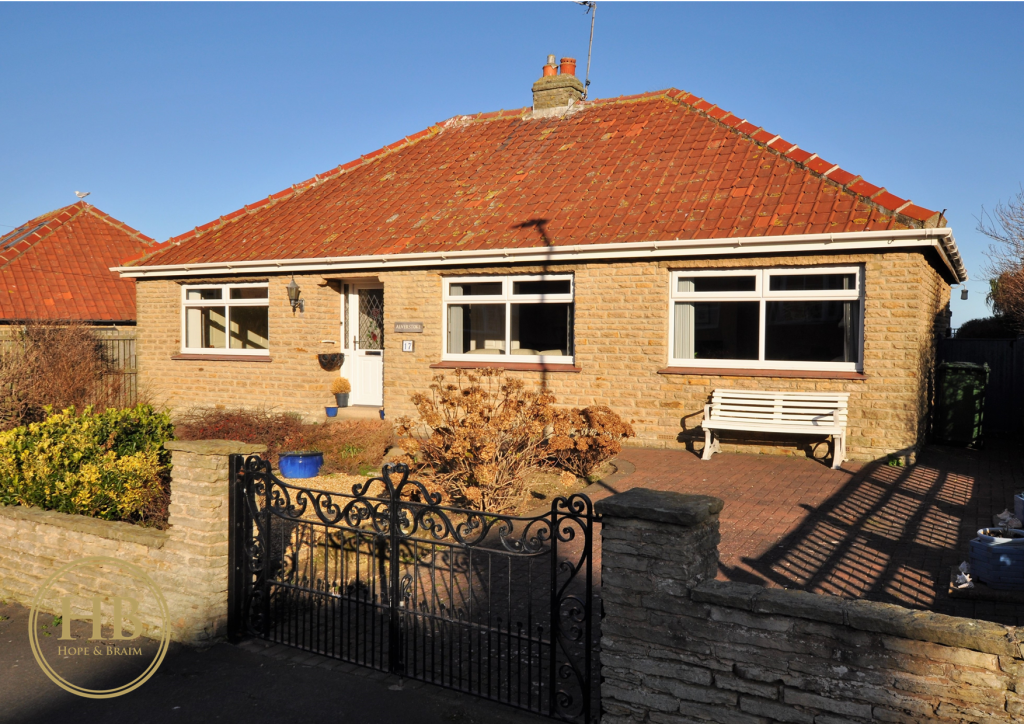 17 Mulgrave Road, Whitby 2 bed detached bungalow £425,000