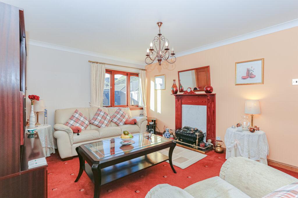 Cobden Street, Alva, FK12 2 bed flat £72,500