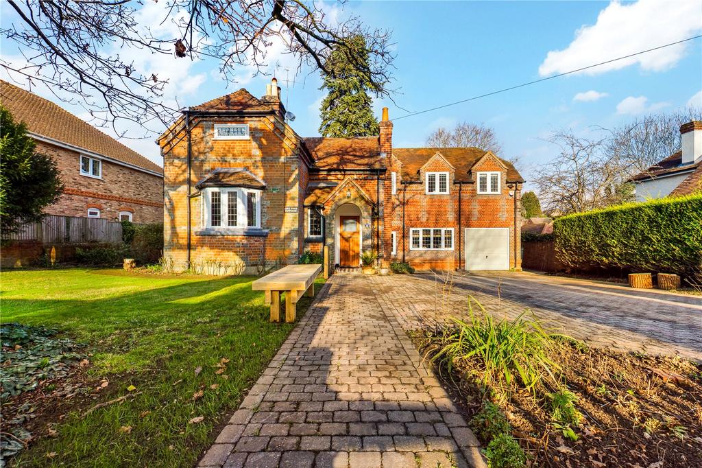 Oak Tree Road, Tilehurst, Reading, RG31 5 bed detached house £1,000,000