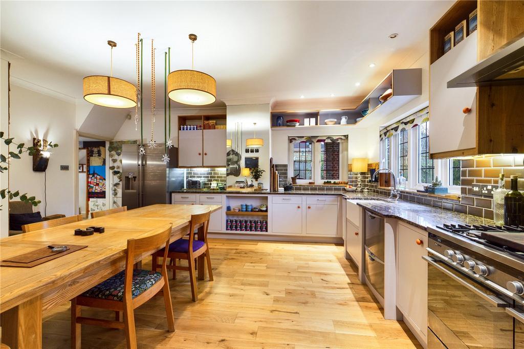 Oak Tree Road, Tilehurst, Reading, RG31 5 bed detached house - £1,000,000