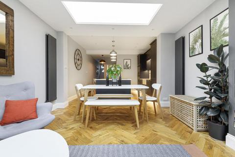 56 Fairlight Road, London, SW17 0JD