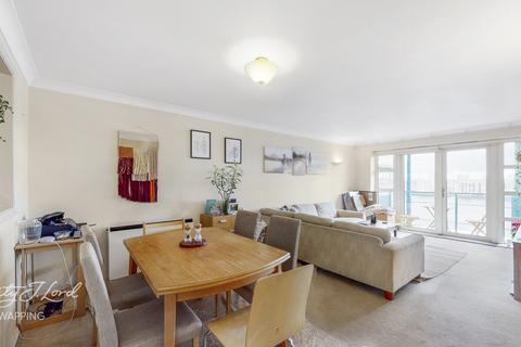 Flat 17, Campania Building, 1 Jardine Road, London, E1W 3WD