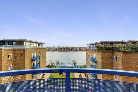 Flat 17, Campania Building, 1 Jardine Road, London, E1W 3WD