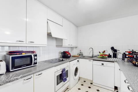 Flat 17, Campania Building, 1 Jardine Road, London, E1W 3WD
