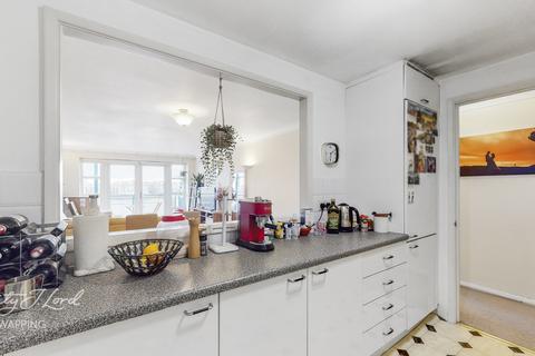 Flat 17, Campania Building, 1 Jardine Road, London, E1W 3WD