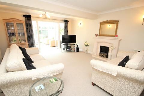 28 Barley Mead, Danbury, Chelmsford, CM3 4RP
