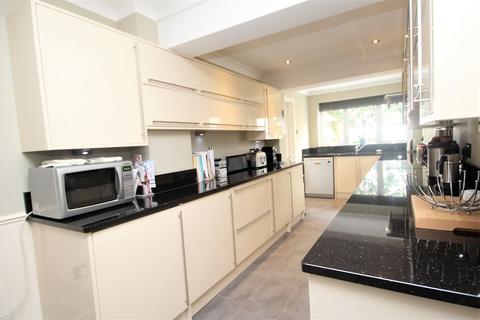 28 Barley Mead, Danbury, Chelmsford, CM3 4RP