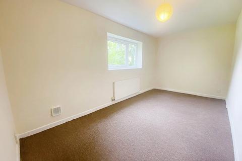 2 bedroom flat to rent, Burlington Court, Burlington Road, Altrincham, Cheshire, WA14