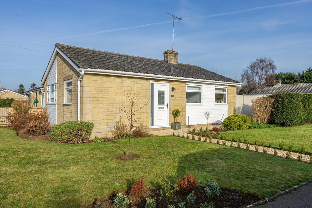 Milbourne Park, Milbourne 2 bed semidetached bungalow £350,000
