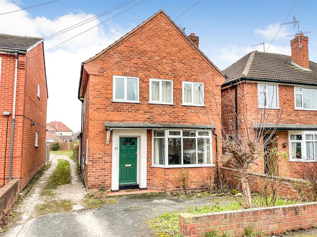 Neville Avenue, Kidderminster... 3 bed detached house £270,000