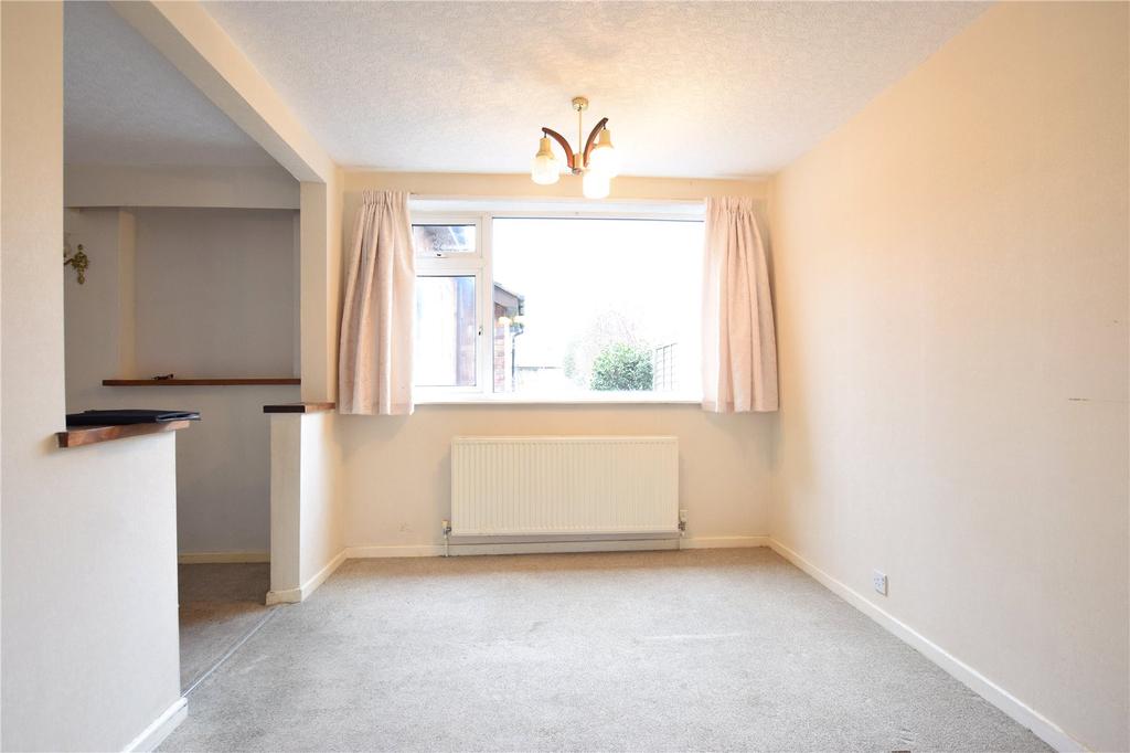 Neville Avenue, Kidderminster... 3 bed detached house £270,000