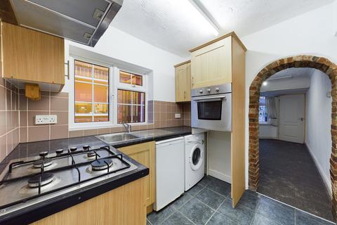Ground Floor Flat, 28 Bridge Street, Uttoxeter, ST14 8AP