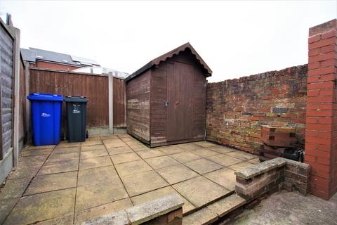 Ground Floor Flat, 28 Bridge Street, Uttoxeter, ST14 8AP