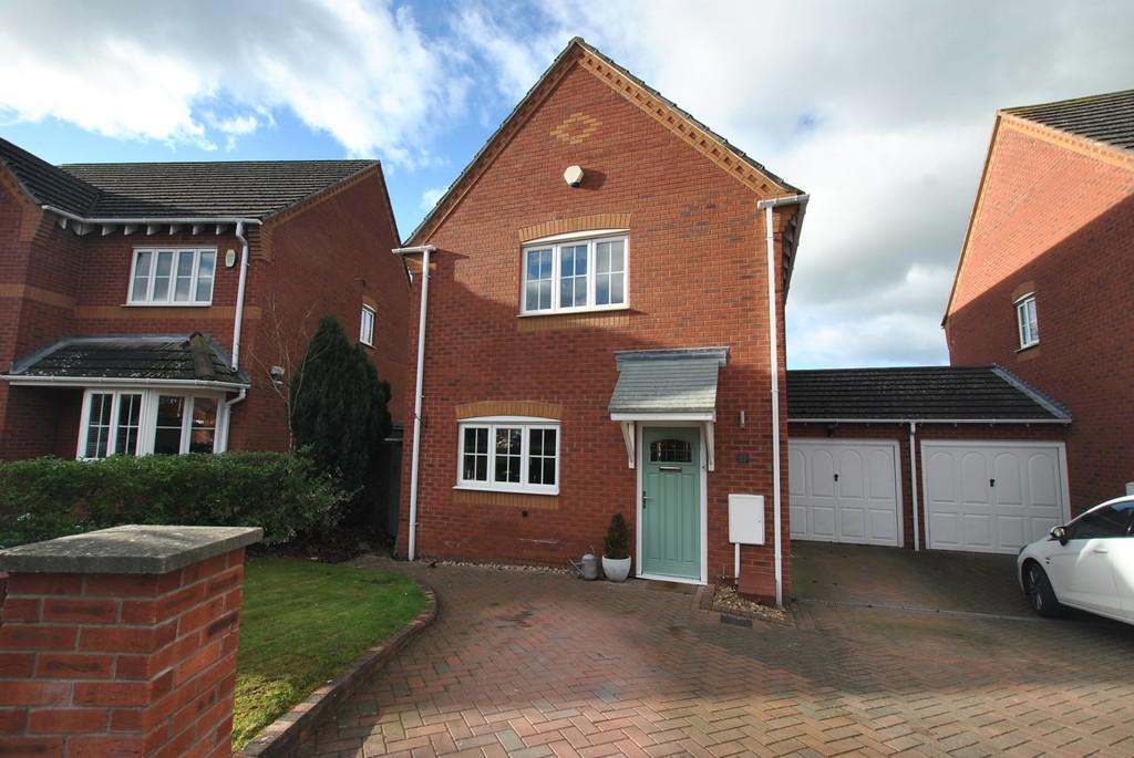 Dulwich Grange, Bratton, Telford, TF5 0ED. 3 bed link detached house