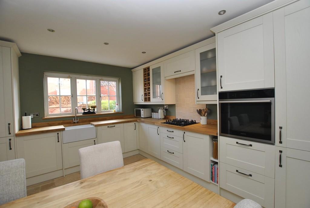 Dulwich Grange, Bratton, Telford, TF5 0ED. 3 bed link detached house