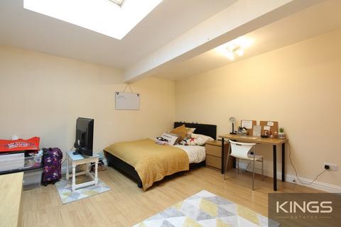 4 bedroom apartment to rent, Chapel Road, Southampton