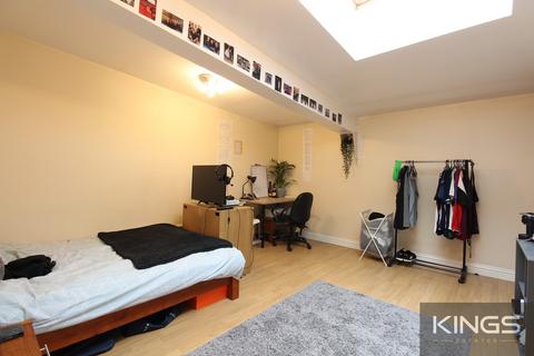 4 bedroom apartment to rent, Chapel Road, Southampton