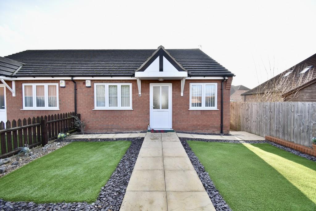 Hawthorn Chase, Cherry Willingham, Lincoln 2 bed semidetached bungalow