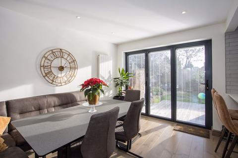 16 Bittern Way, Penarth, CF64 5FS