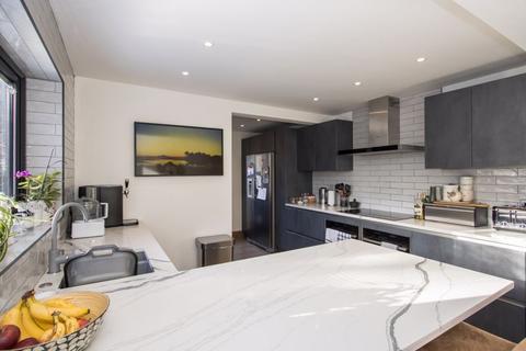 16 Bittern Way, Penarth, CF64 5FS
